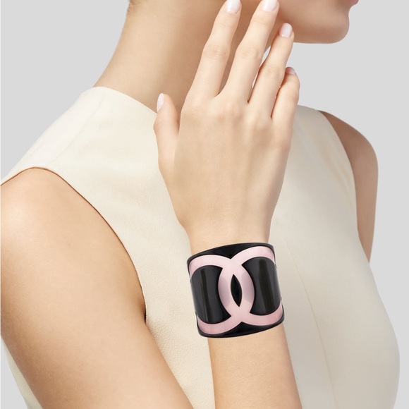 AUTH Chanel CC Resin Wide Cuff Bracelet - Picture 8 of 8